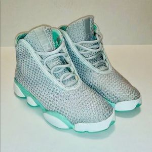 Women’s Jordan’s size 6